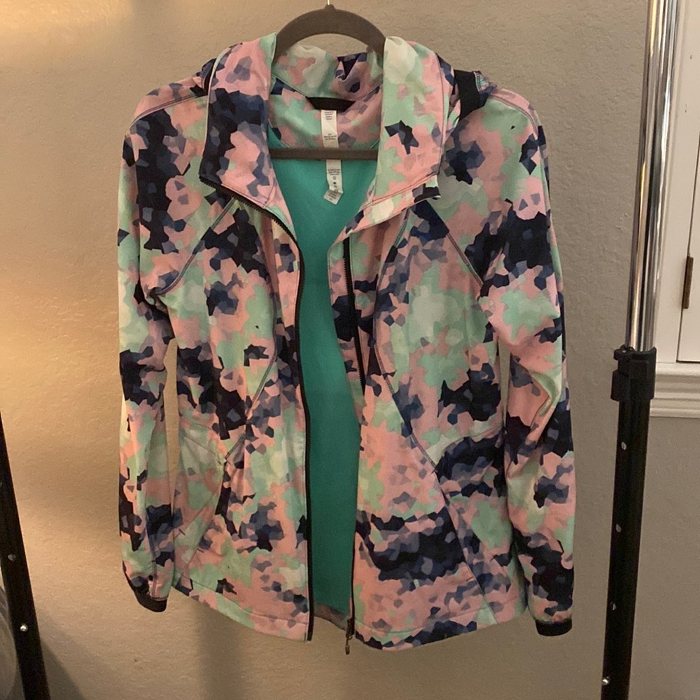 Lululemon printed zip up jacket